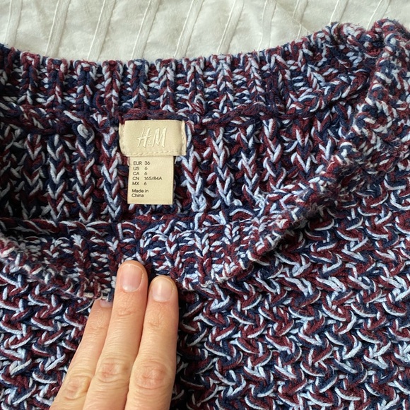 Cute Knit Sweater - Picture 2 of 2